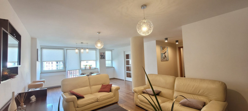 Apartament cu 3 camere in zona Onix (Centrul Civic)