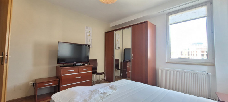 Apartament cu 3 camere in zona Onix (Centrul Civic)