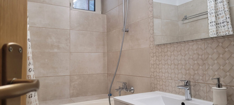 Apartament cu 3 camere in zona Onix (Centrul Civic)