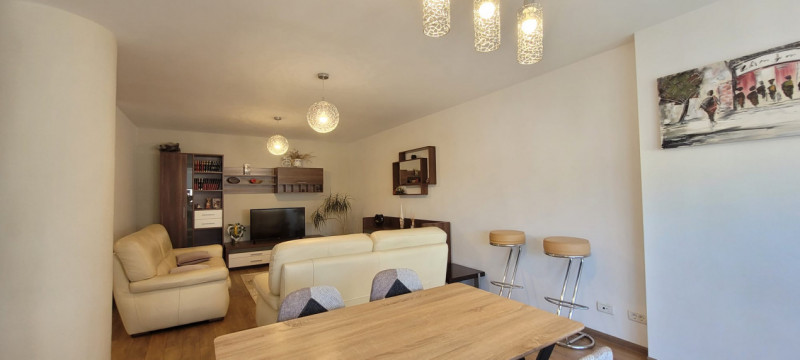 Apartament cu 3 camere in zona Onix (Centrul Civic)