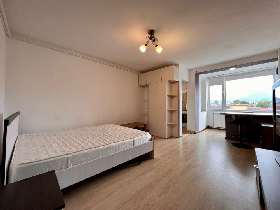 Inchiriere garsoniera cu priveliste: simplitate si confort in inima oras
