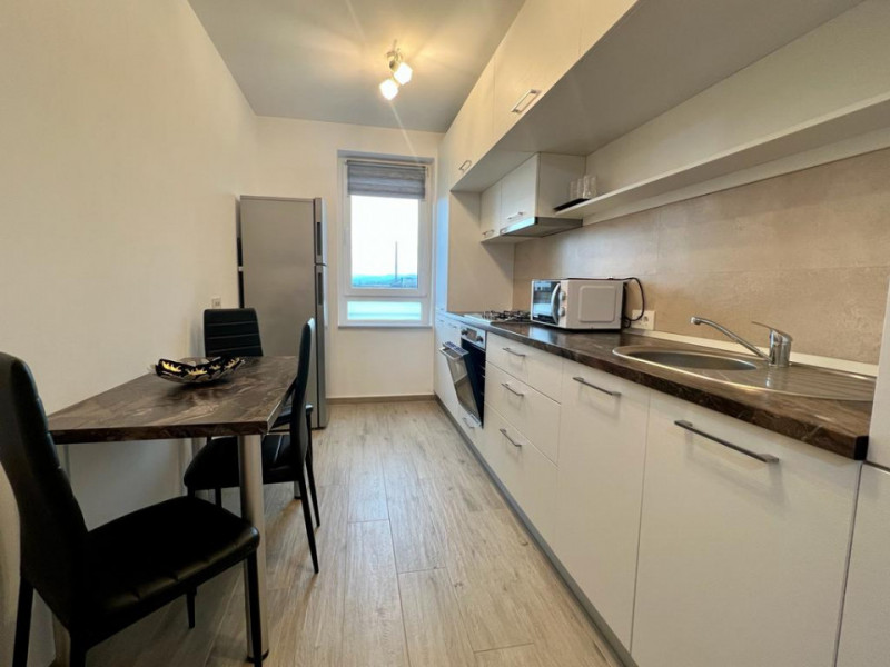 Apartament cu 2 camere, Coresi, aproape de pietonala