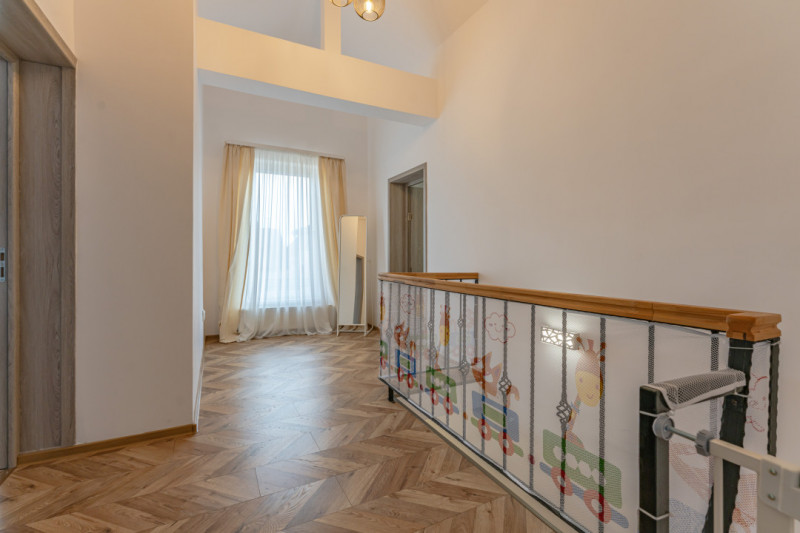 Casa tip duplex cu 4 camere in Brasov