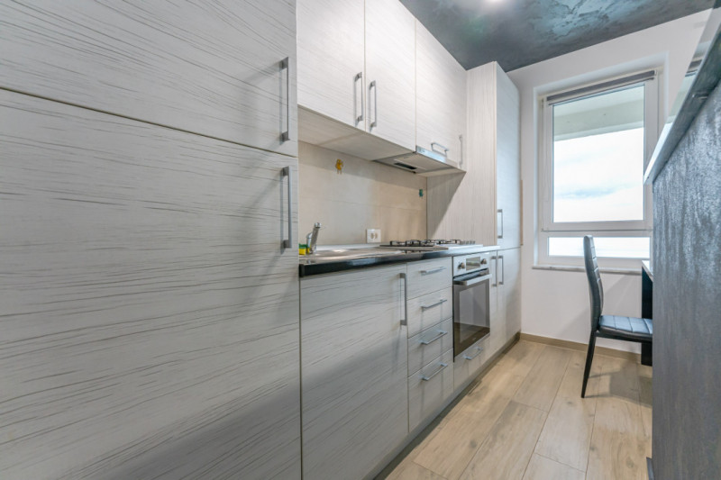 Apartament tip studio, in Coresi la pietonala