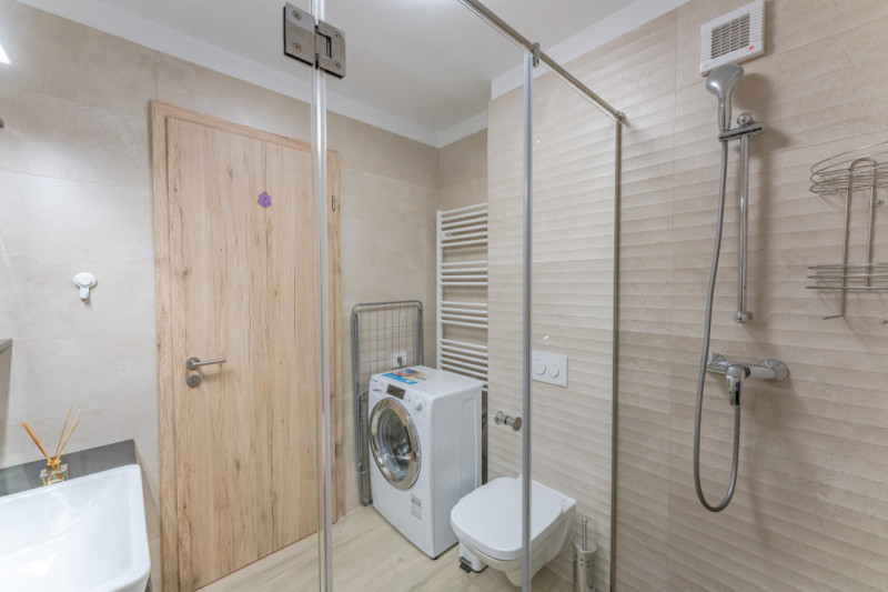 Apartament tip studio, in Coresi la pietonala