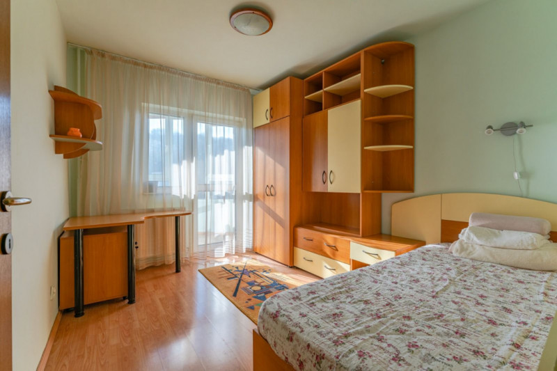 Apartament cu 4 camere in zona Calea Bucuresti