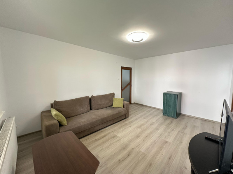 Apartament cu 3 camere in Centrul Civic (strada Harmanului)