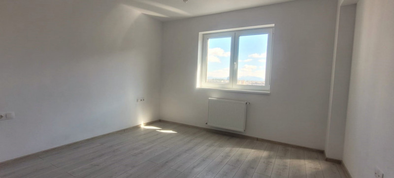 Apartament cu 3 camere, partial mobilat in cartierul Tractorul