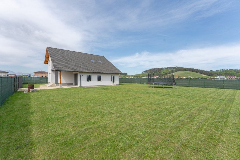 Casa in Sanpetru - Livada, teren 500mp, suprafata generoasa