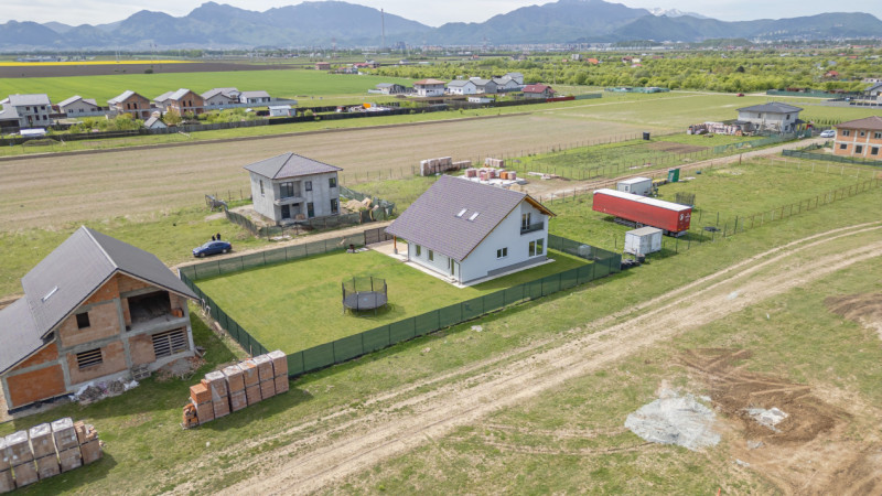 Casa in Sanpetru - Livada, teren 500mp, suprafata generoasa