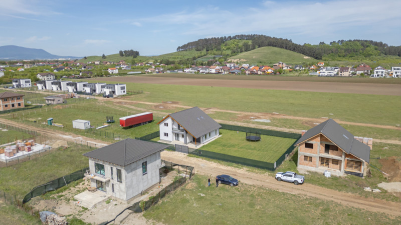 Casa in Sanpetru - Livada, teren 500mp, suprafata generoasa