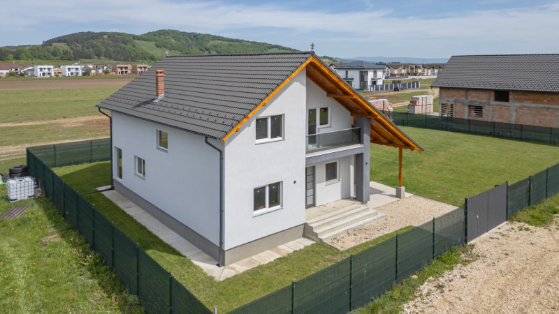 SUB ANTECONTRACT: Casa in Sanpetru - Livada 