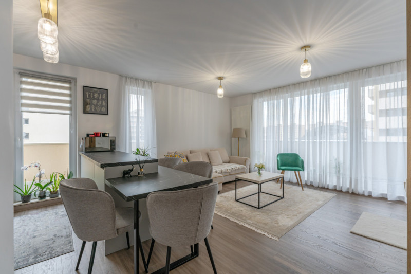 REZERVAT! Confort urban: Apartament 3 camere practic si luminos