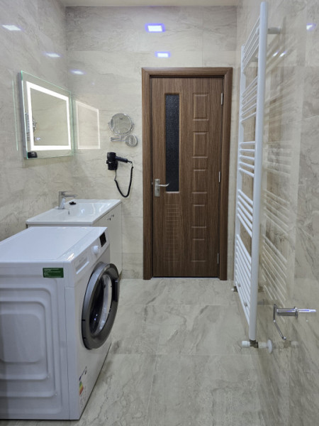 Apartament Nou 2 Camere, 2 Băi, Parcare Privată, lângă Coresi