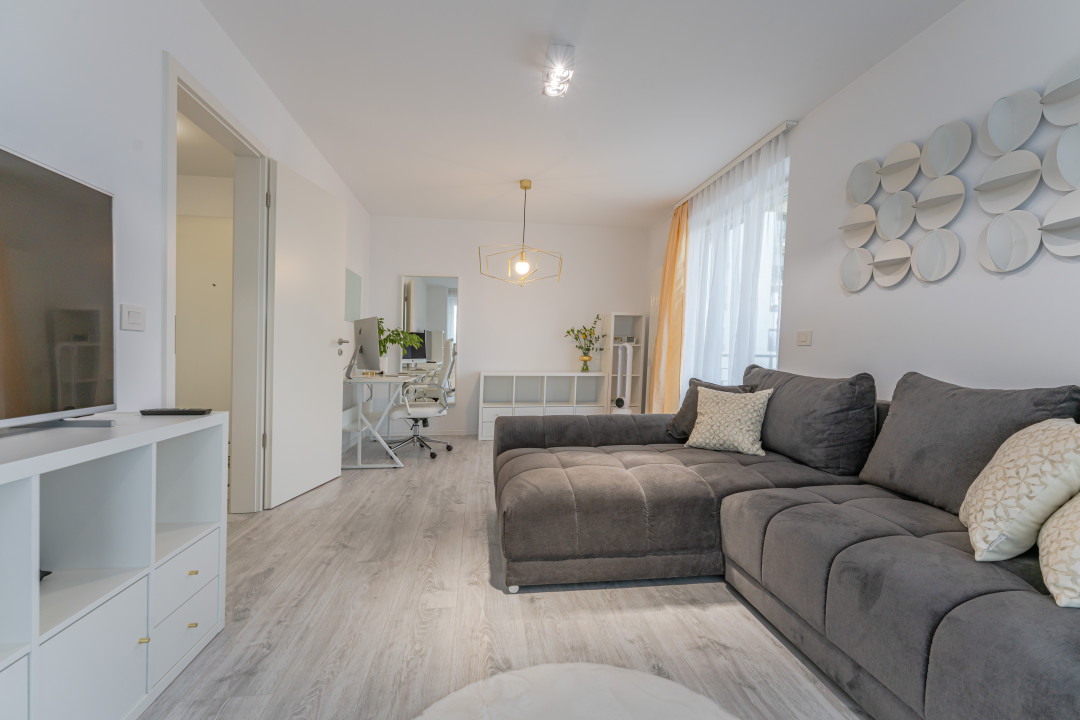 Apartament de lux cu 2 camere si 2 balcoane in Coresi, Avangarden