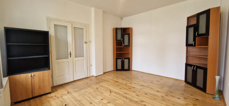 Apartament 2 camere  in casa, cu curte - Spatiu birouri Centrul Civic