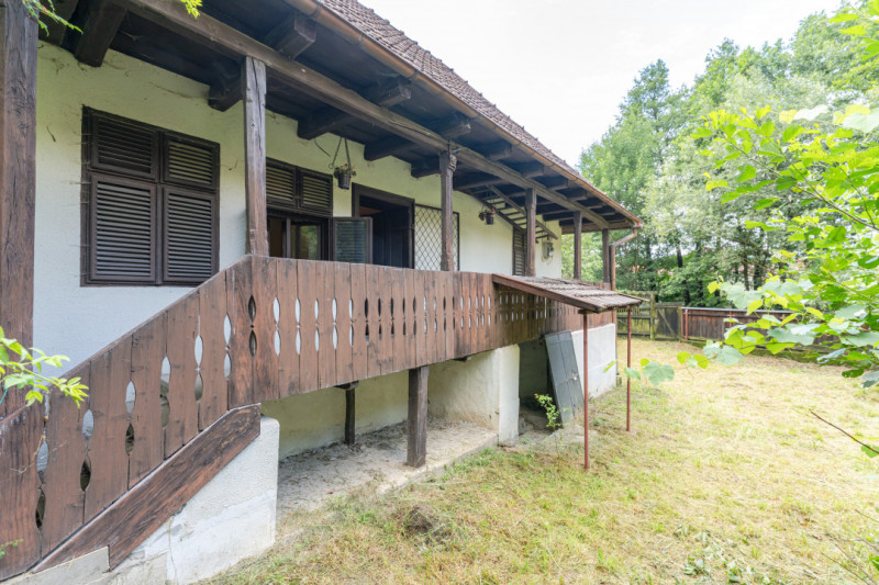 REZERVAT! Casa rustica in Comana de Sus, jud. Brasov!