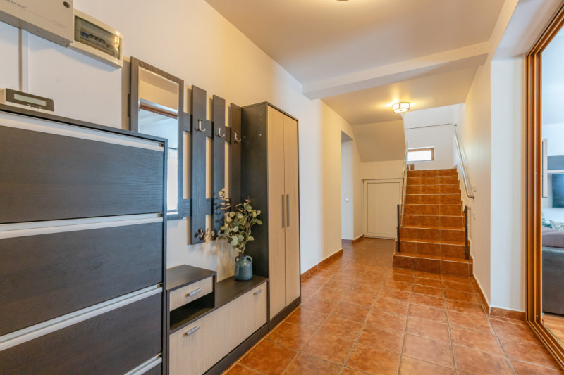 Vila Sanpetru | 5 camere | child friendly | curte verde | gradina | pet friendly