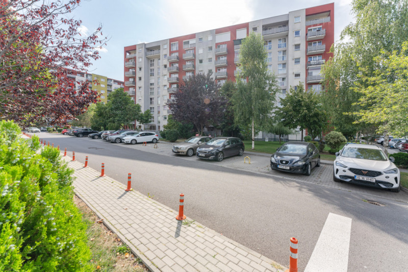 Apartament orientare sudica, vedere spre parc, parcare si boxa