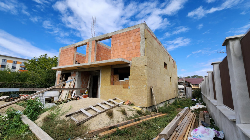 Casa duplex, cartier Tractorul, zona accesibila