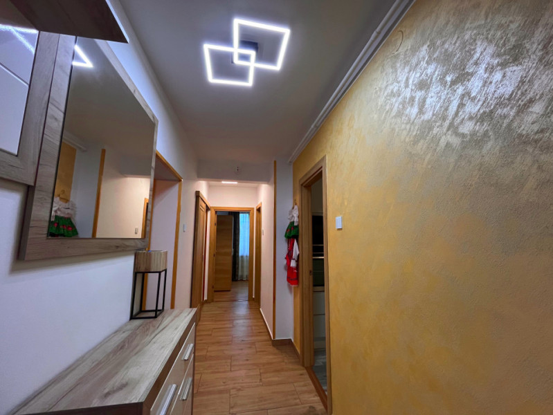 Apartament cu 3 camere în Astra 