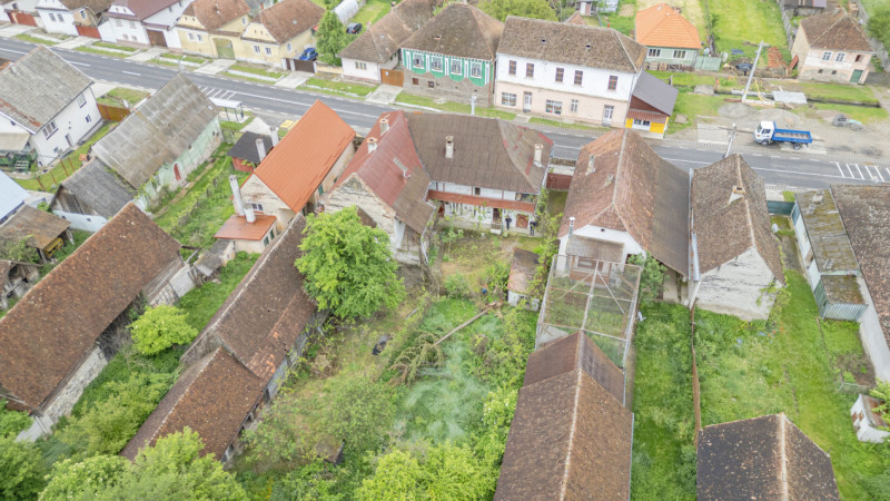 Casa Istorica - Vanzare, 9 Camere, Teren Generos, Restaurare in Sat Transilvania