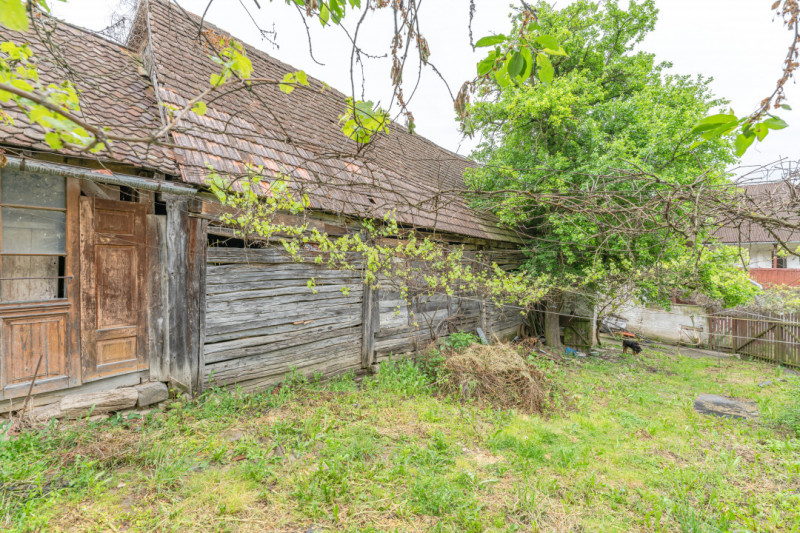 Casa Istorica - Vanzare, 9 Camere, Teren Generos, Restaurare in Sat Transilvania