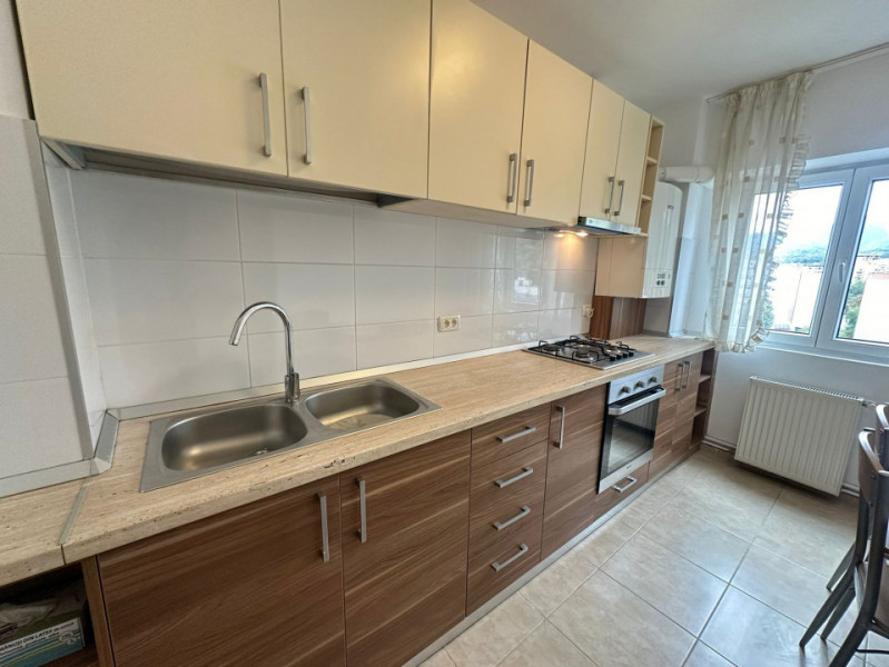 Apartament 2 camere renovat, zona Zizinului-Judetean