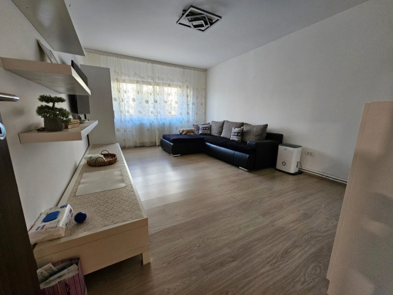 Apartament 3 camere Tractorul