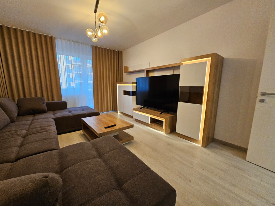 Apartament 3 camere, cartier TRACTORUL