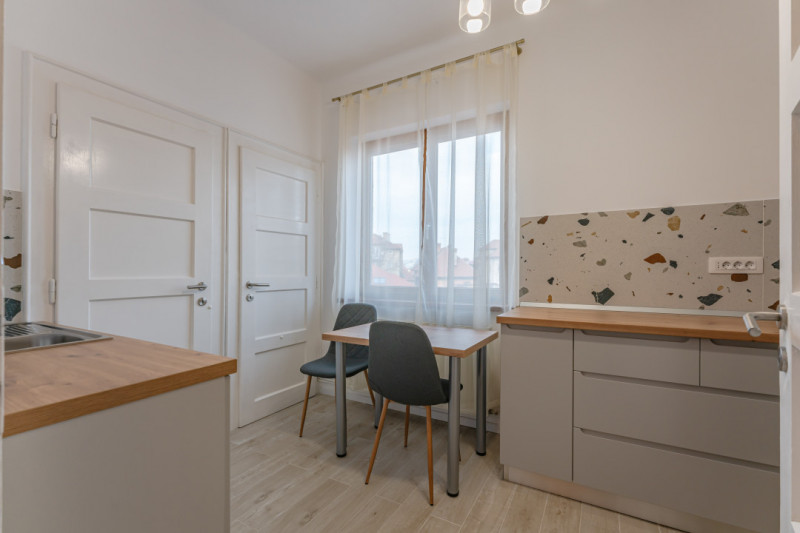 Apartament cu 2 camere in zona centrala (strada Matei Basarab)