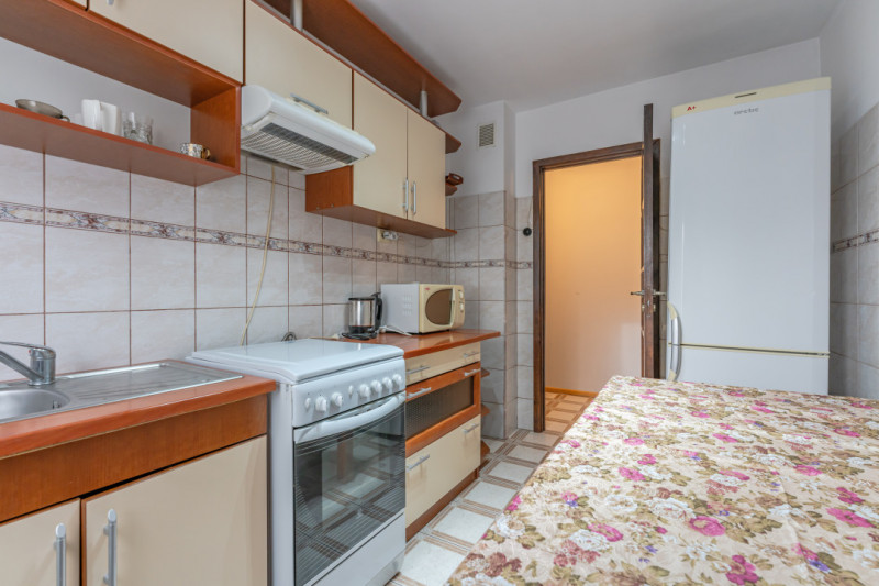 Apartament primitor si cu mult potential