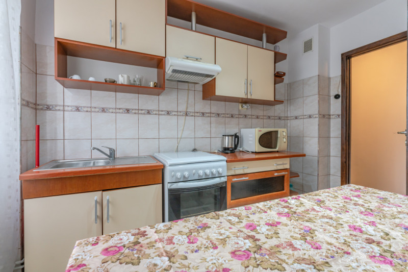 Apartament primitor si cu mult potential