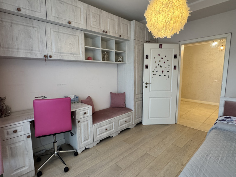 Apartament modern la marginea padurii