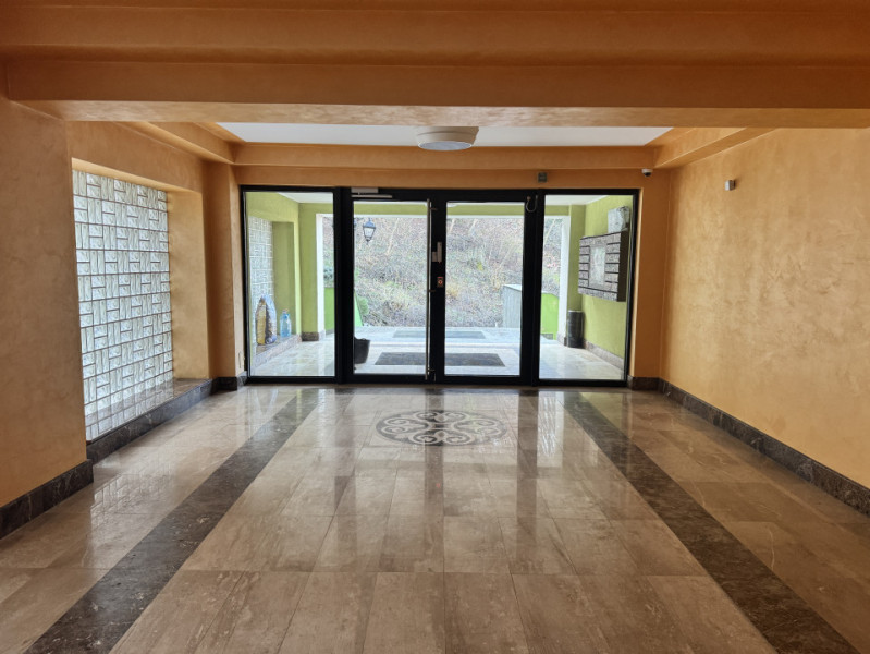 Apartament modern la marginea padurii