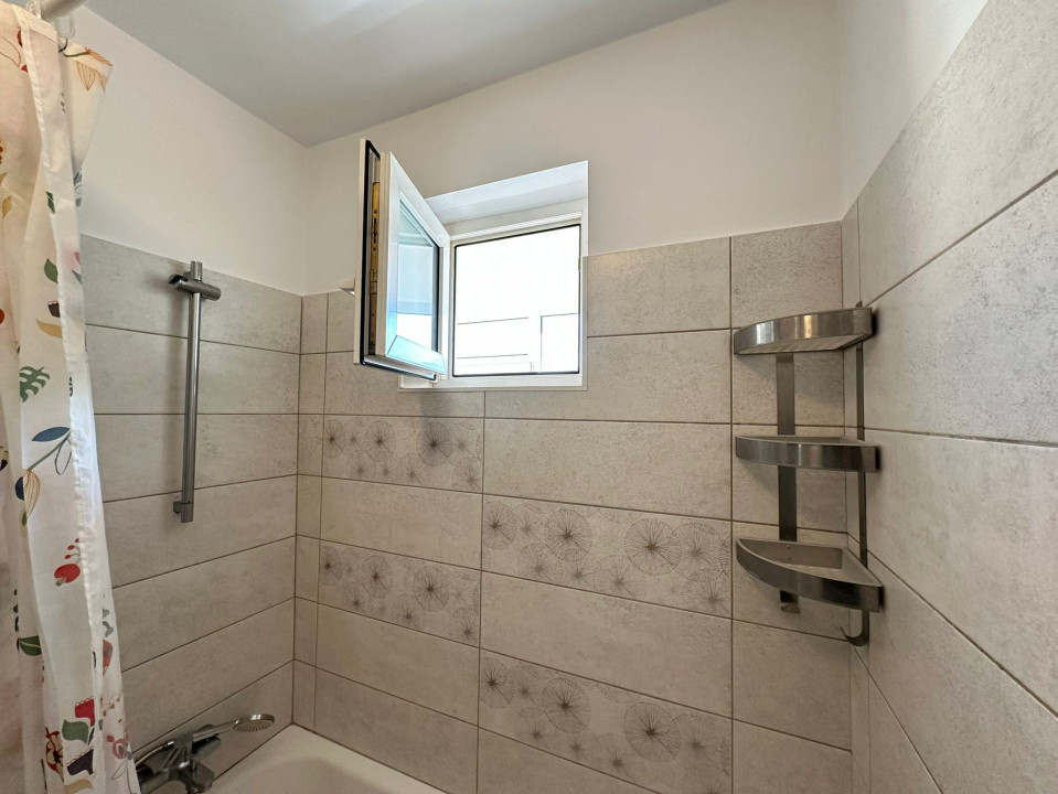 Apartament cu 3 camere, recent renovat in cartierul Astra