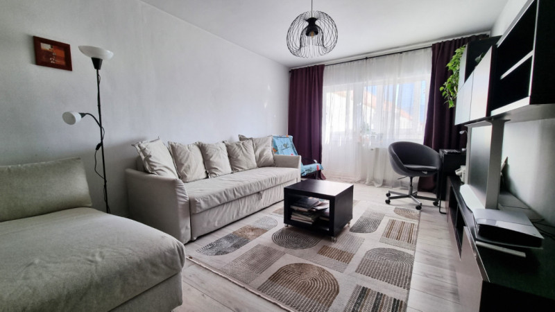 Apartament FULL utilat, 2 băi, parcare, aproape de LIDL și Street Mall La Strada