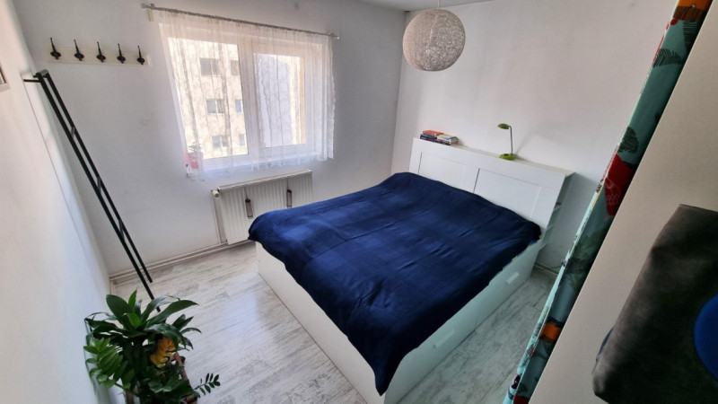 Apartament FULL utilat, 2 băi, parcare, aproape de LIDL și Street Mall La Strada