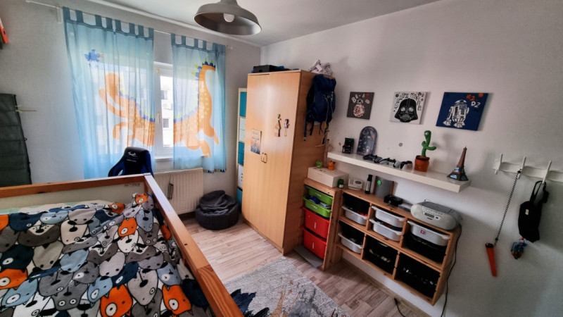 Apartament FULL utilat, 2 băi, parcare, aproape de LIDL și Street Mall La Strada