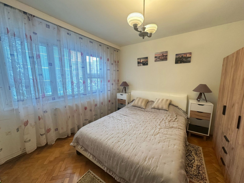 Apartament cu 3 camere, spatios, in Centrul Civic